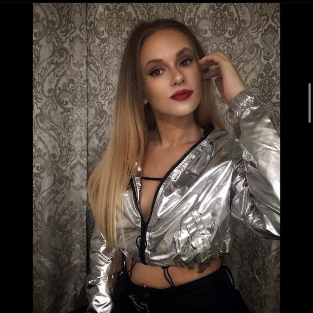 Metallic Guess Crop Jacket with Hood - Picture 11 of 12